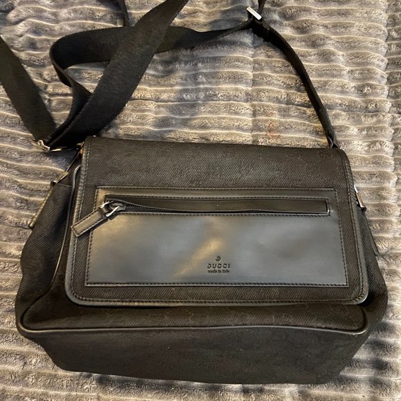 💯VintageGucci GG Crossbody shoulder bag